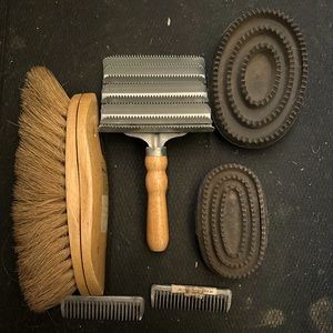 Horse brush lot